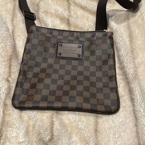 Louis Vuitton  Crossbody bag
